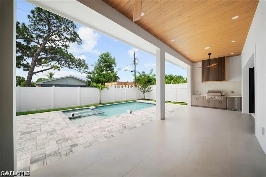 638 93rd Avenue N, Naples, FL 34108 - #3