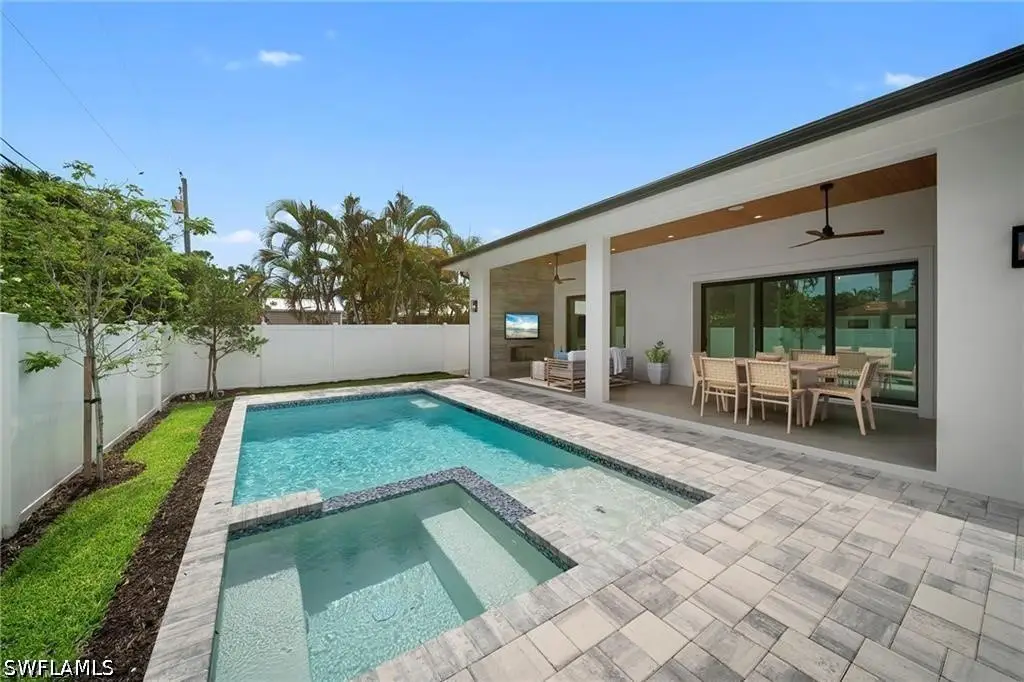 658 93rd Avenue N, Naples, FL 34108 - #1