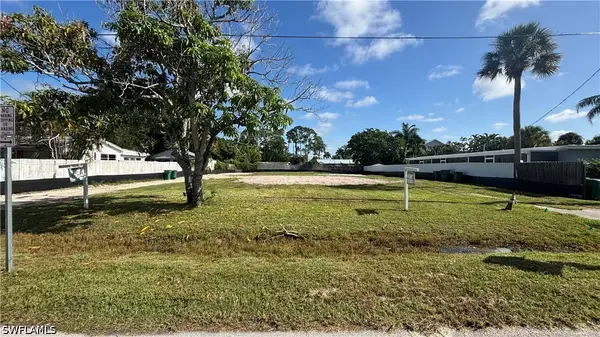 2595 Becca Avenue, Naples, FL 34112