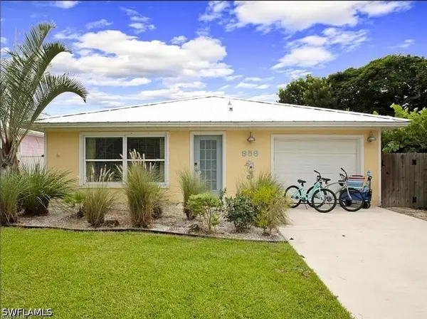 856 98th Avenue N, Naples, FL 34108