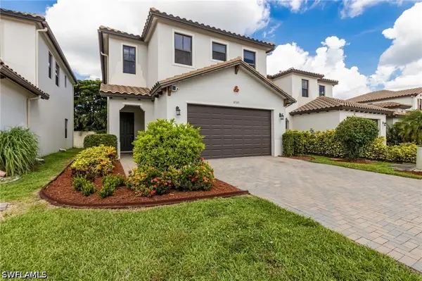 8785 Madrid Circle, Naples, FL 34104