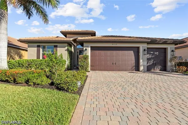 8712 Westwood Oaks Place, Fort Myers, FL 33908