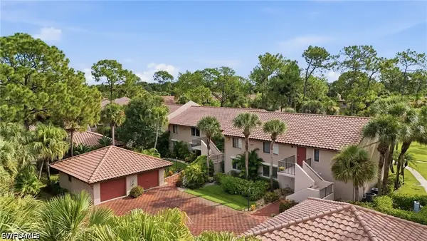3207 Horse Carriage Way #10, Naples, FL 34105