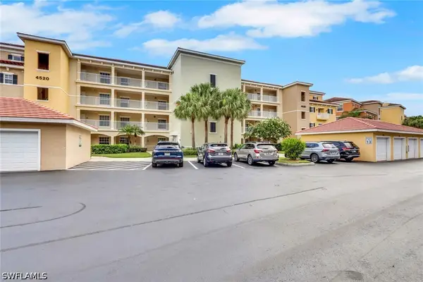 4520 Botanical Place Circle #204, Naples, FL 34112