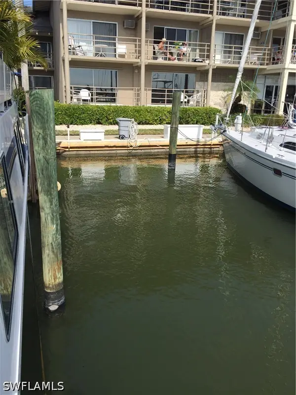900 Broad Avenue S, Naples, FL 34102