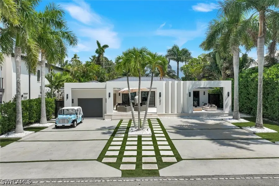 1095 Sandpiper Street, Naples, FL 34102 - #2