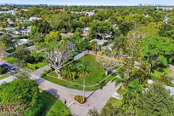 1165 8th Terrace N, Naples, FL 34102