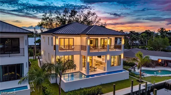 2949 Cypress Street, Naples, FL 34112