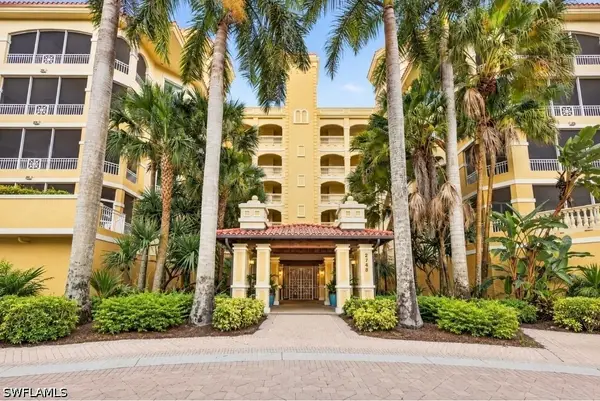 2748 Tiburon Boulevard E #106, Naples, FL 34109