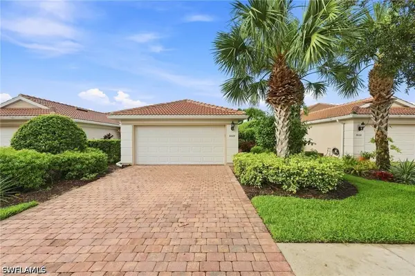 8664 Genova Court, Naples, FL 34114