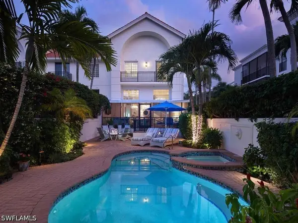 430 10th Avenue S #305, Naples, FL 34102