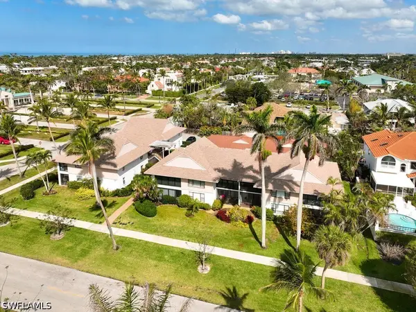 415 10th Avenue S #7, Naples, FL 34102