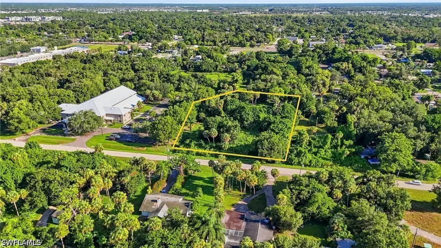 320 W Mariana Avenue, North Fort Myers, FL 33903 - #2