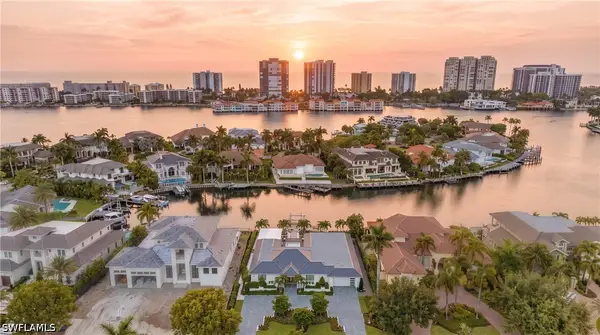 3737 Crayton Road, Naples, FL 34103