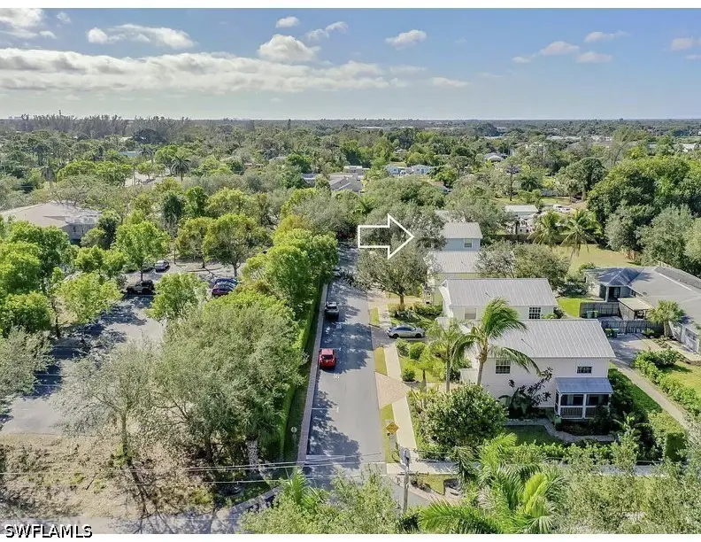 2810 Lakeview Drive, Naples, FL 34112 - #2