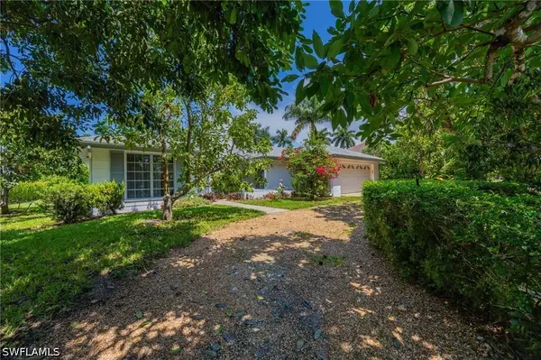 635 Wedge Drive, Naples, FL 34103