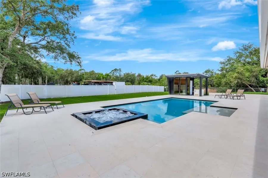 140 37th Avenue Nw, Naples, FL 34120 - #2