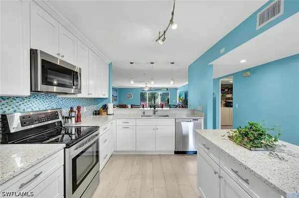 3072 Sandpiper Bay Circle #M204, Naples, FL 34112