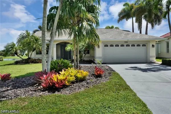 1982 E Crown Pointe Boulevard, Naples, FL 34112