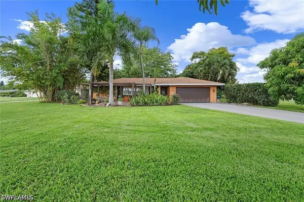 511 Eastwood Drive, Naples, FL 34110