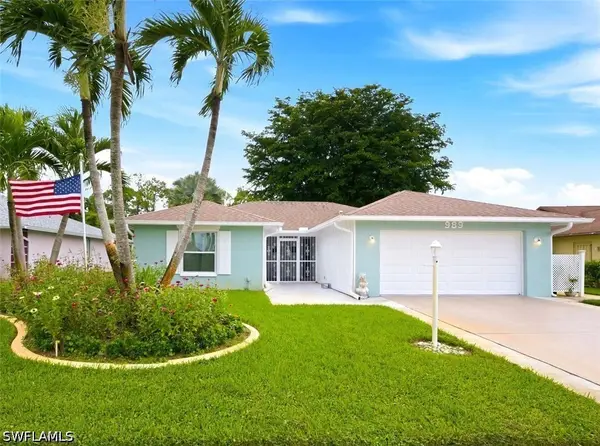 989 Charlemagne Boulevard, Naples, FL 34112