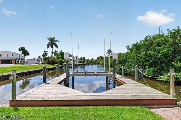 17520 Azalea Lane, Fort Myers Beach, FL 33931