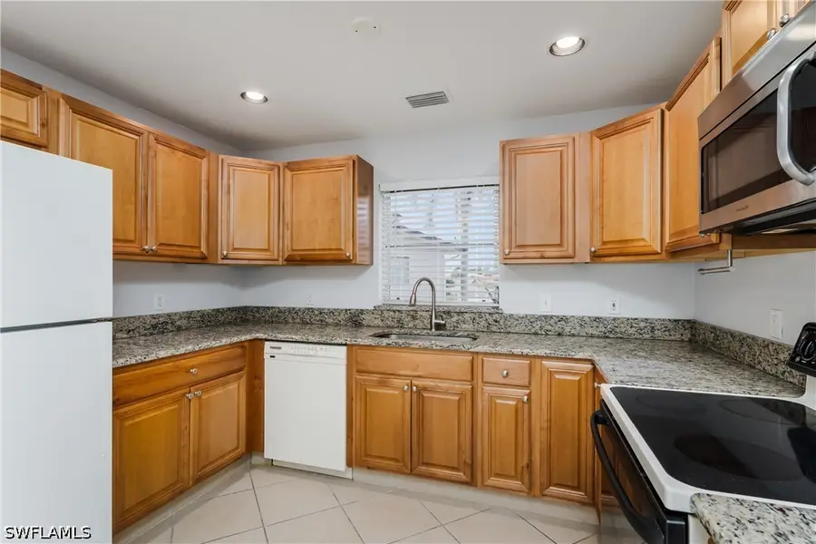 180 Cypress Way E #B212, Naples, FL 34110 - #3
