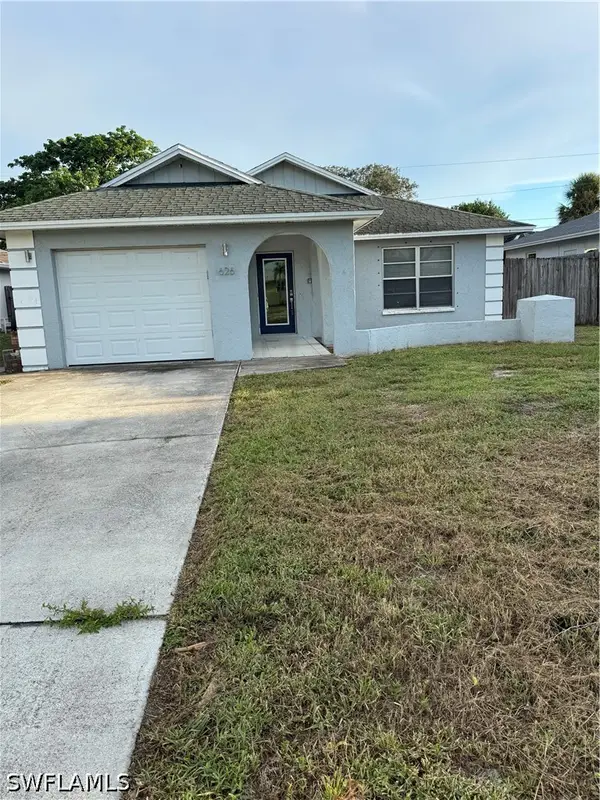 626 103rd Avenue N, Naples, FL 34108