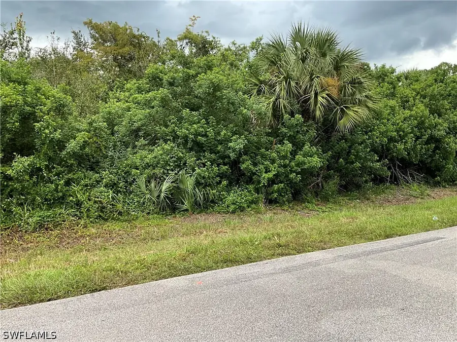 261 2nd Street Ne, Naples, FL 34120 - #2