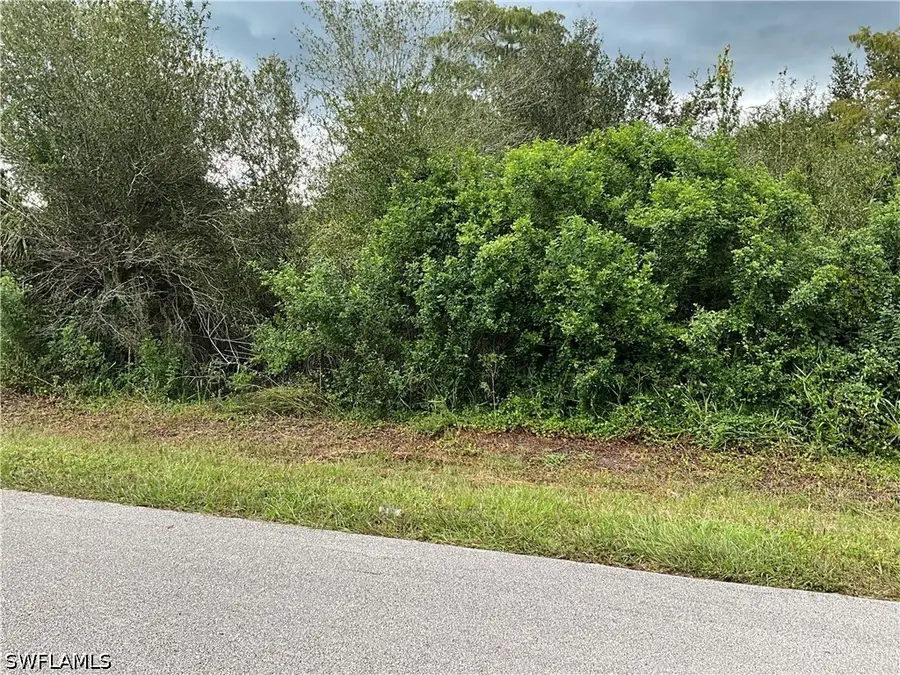 261 2nd Street Ne, Naples, FL 34120 - #3