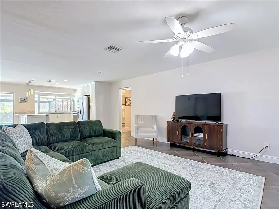 928 SW 52nd Street, Cape Coral, FL 33914 - #3