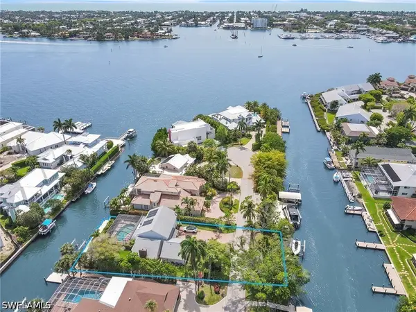 1420 Jewel Box Avenue, Naples, FL 34102