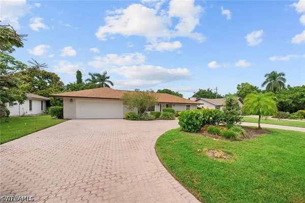2171 Kings Lake Boulevard, Naples, FL 34112