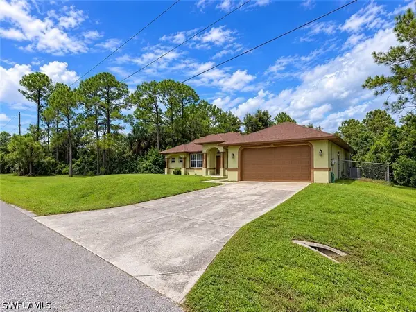 2702 25th Street W, Lehigh Acres, FL 33971