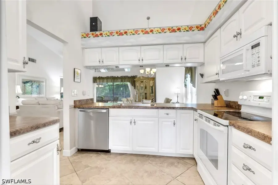 237 Fox Den Circle, Naples, FL 34104 - #3