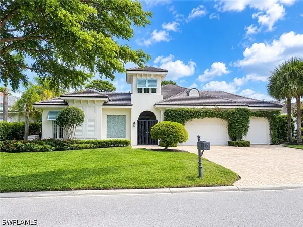 209 Charleston Court, Naples, FL 34110