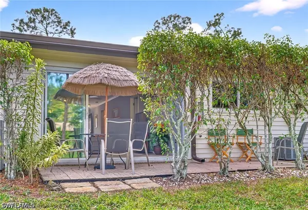 1009 Pine Isle Lane #1009, Naples, FL 34112