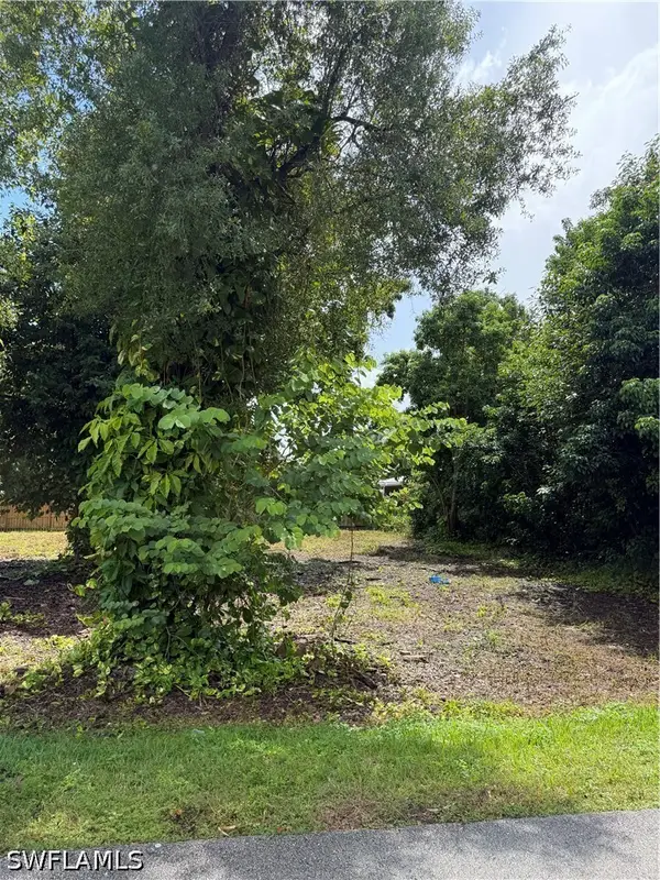 559 Sacramento Street, North Fort Myers, FL 33903