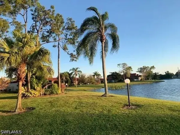 2037 Pine Isle Lane #2037, Naples, FL 34112
