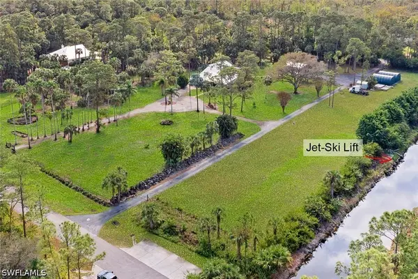 840 Jung Boulevard W, Naples, FL 34120