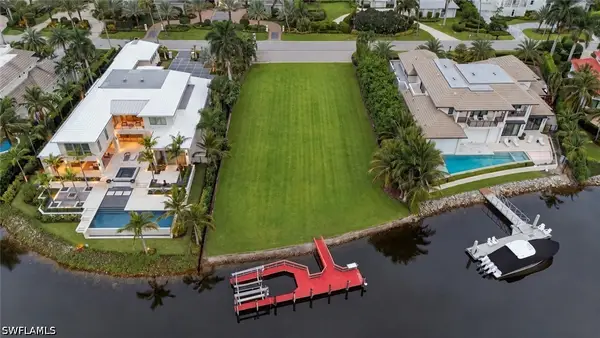 3191 Gin Lane, Naples, FL 34102