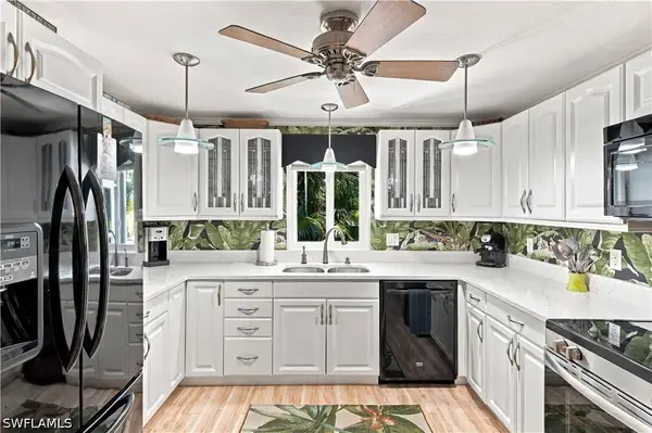542 Charlemagne Boulevard, Naples, FL 34112