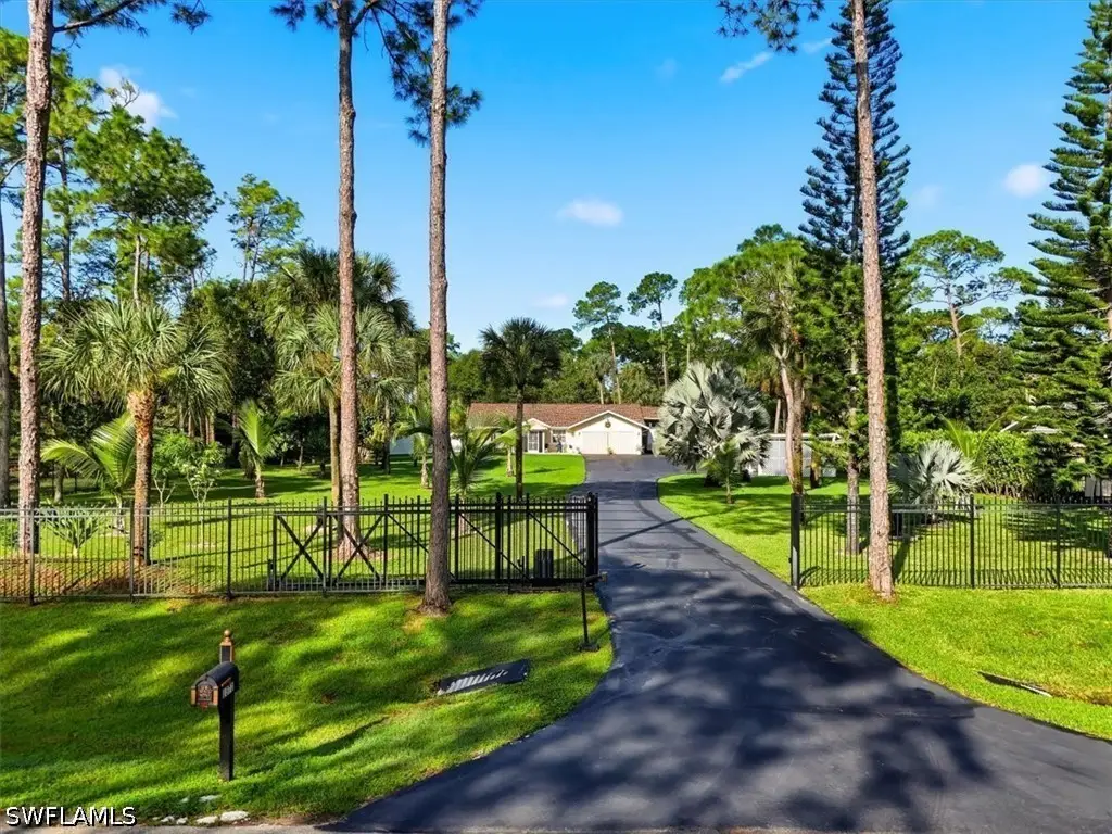1371 17th Street Sw, Naples, FL 34117 - #1