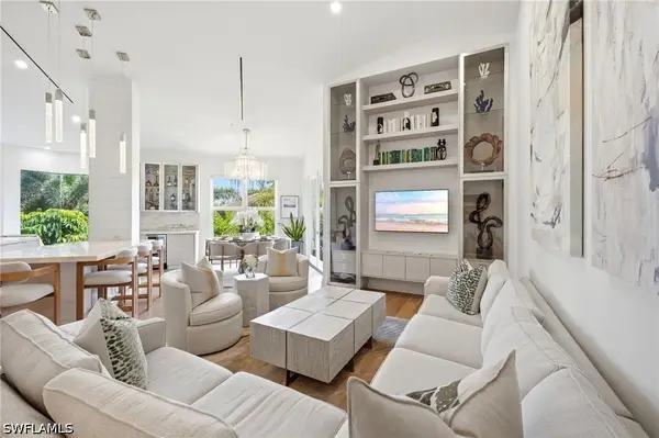 231 Colonade Circle #2203, Naples, FL 34103