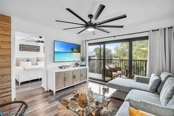 600 Neapolitan Way #353, Naples, FL 34103