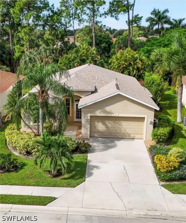 689 Crossfield Circle, Naples, FL 34104