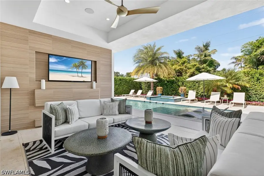 405 7th Avenue N, Naples, FL 34102 - #3