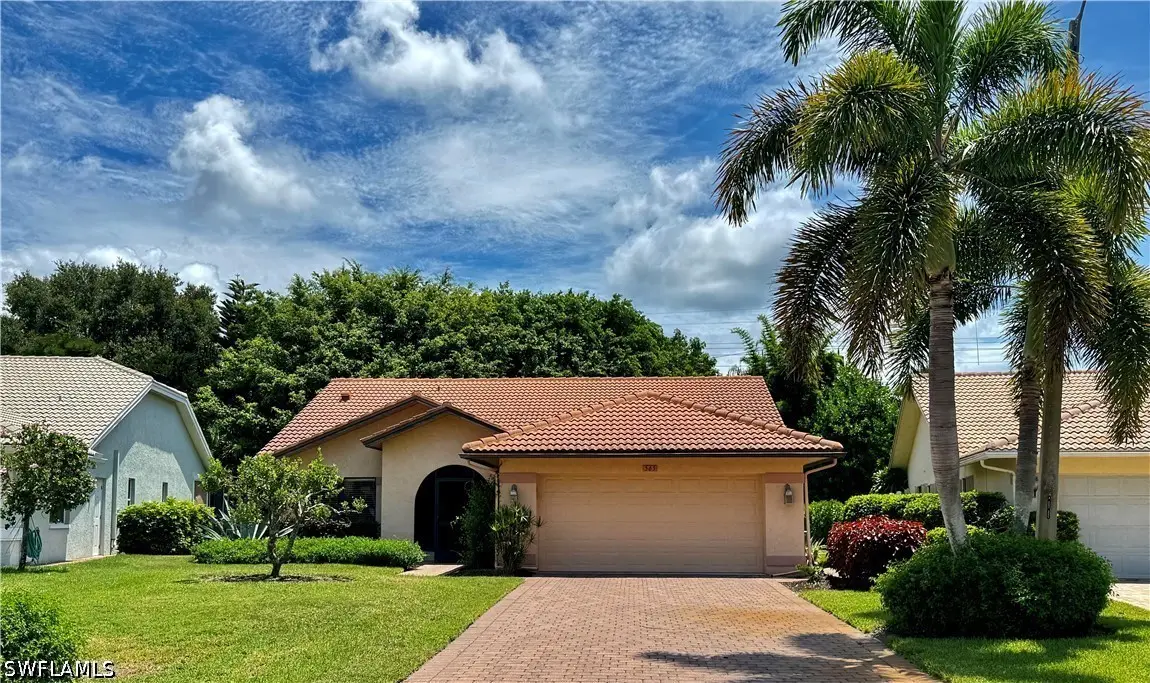 565 Kings Way, Naples, FL 34104 - #1