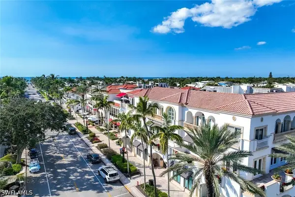 365 5th Avenue S #305, Naples, FL 34102