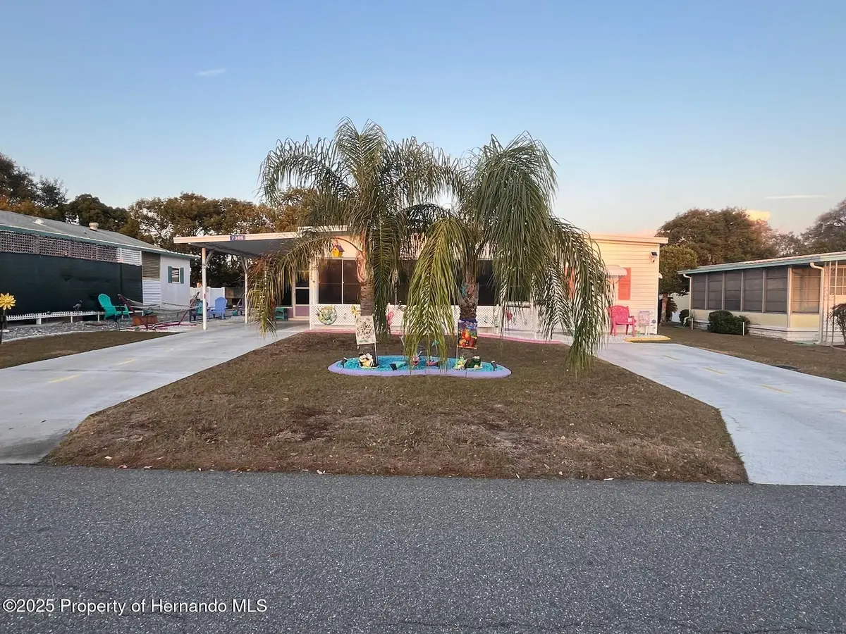 7366 First Loop Avenue, Brooksville, FL 34613 - Image #1